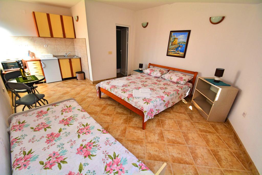 Kjara Apartment