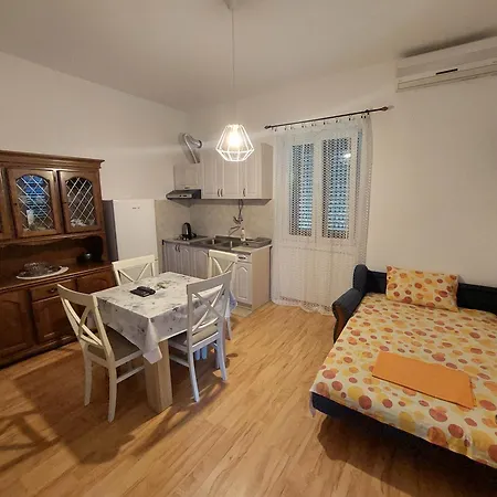 Kjara Apartments Tivat Exterior photo