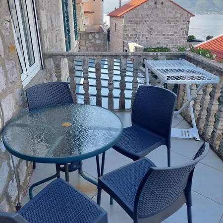 Kjara Apartments Tivat Exterior photo