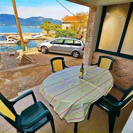 Kjara Apartments Tivat Exterior photo