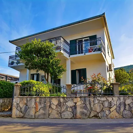 Kjara Apartments Tivat Exterior photo
