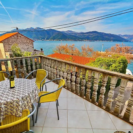 Kjara Apartments Tivat Exterior photo