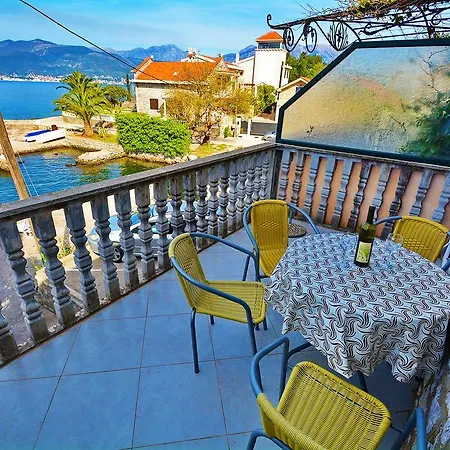 Kjara Apartments Tivat Exterior photo