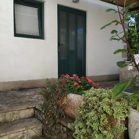 Kjara Apartments Tivat Exterior photo